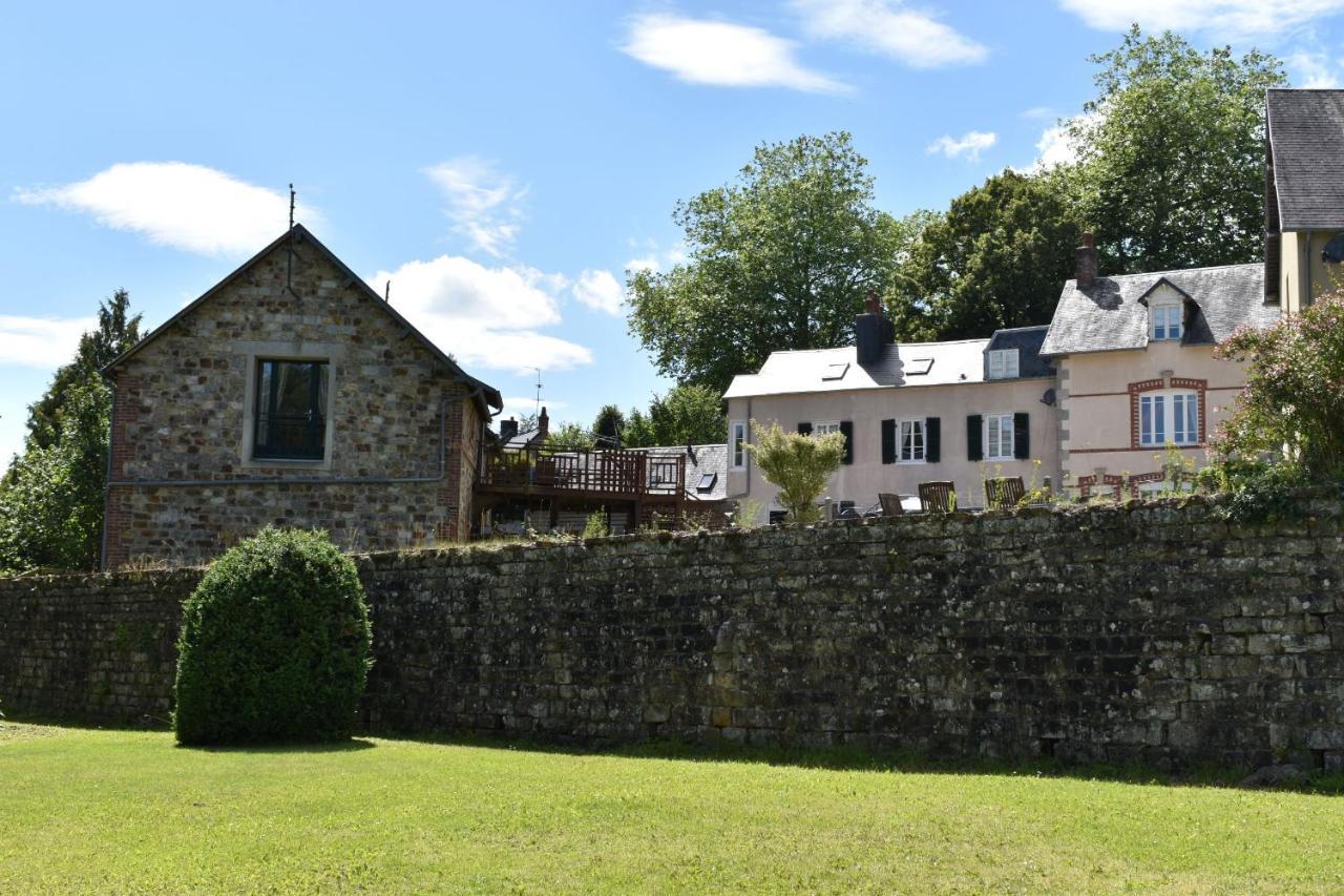 Gites In Le Neufbourg -Mortain Dış mekan fotoğraf