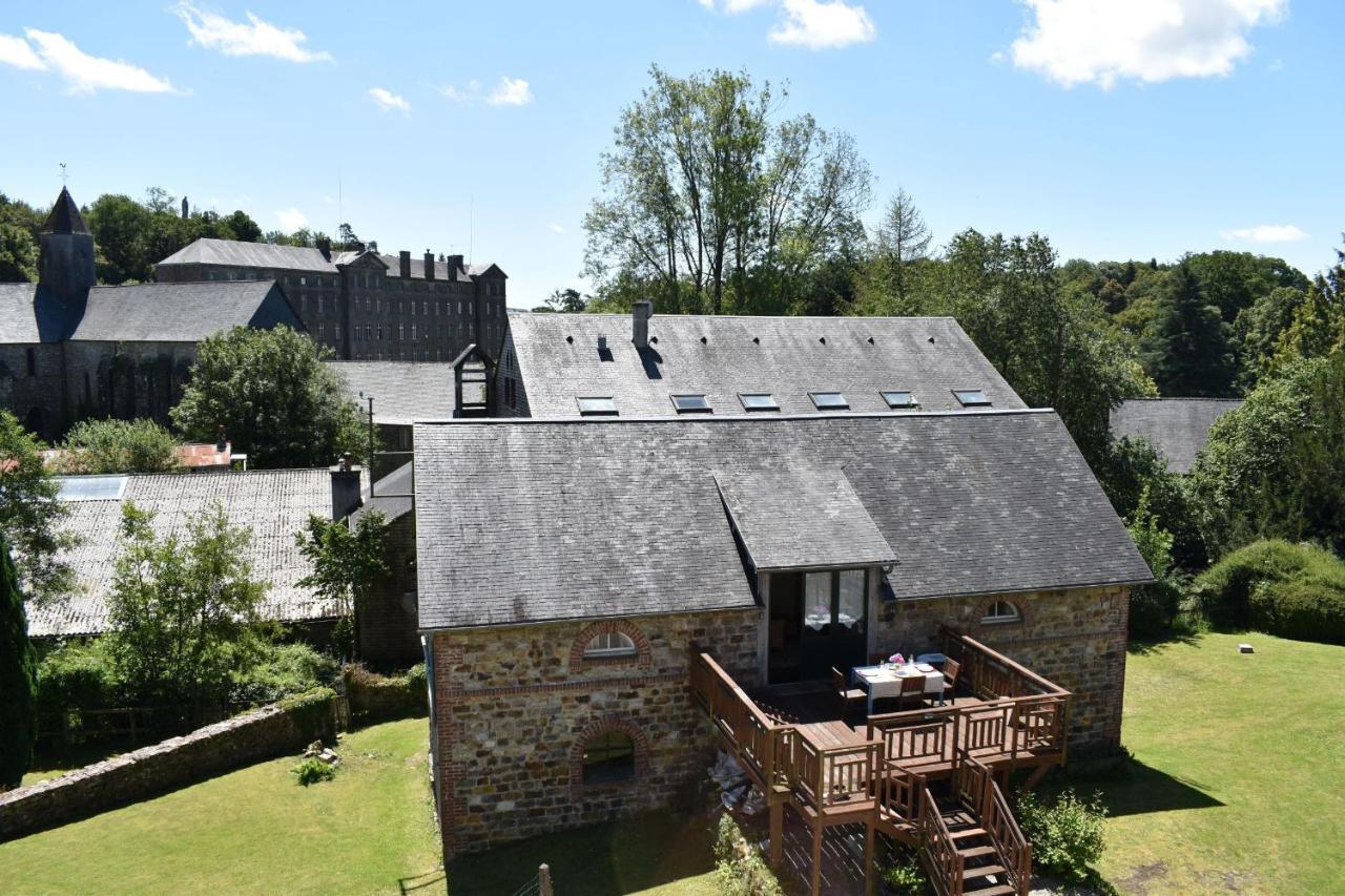 Gites In Le Neufbourg -Mortain Dış mekan fotoğraf